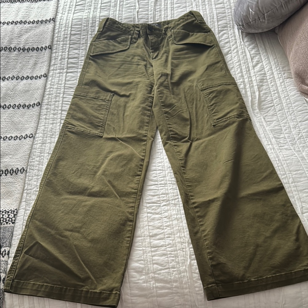 Banana Republic Factory Women’s Cargo Trouser Pants, Olive Green, Size 2